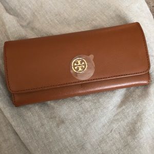 Tory Burch wallet